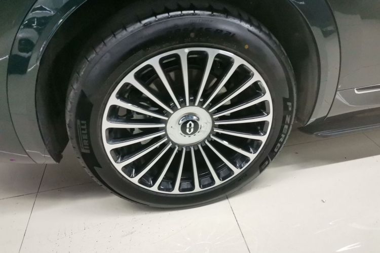 鸿蒙智行 问界M8 2025款 增程 Ultra版 53.4kWh 6座版车身外观6003