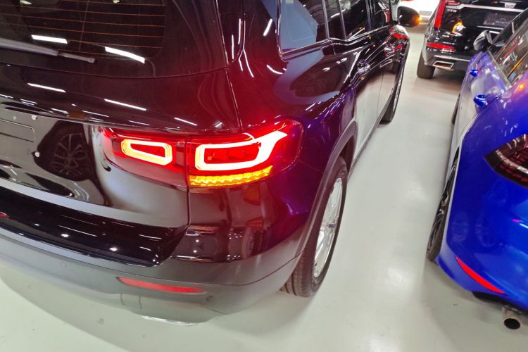 奔驰GLB 2021款 GLB 200 动感型车身外观6004