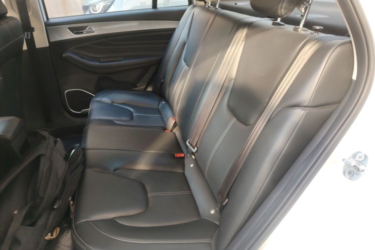 奇瑞 艾瑞泽5 2019款 改款PRO 1.5L 手动青春版 国VI中控内饰21