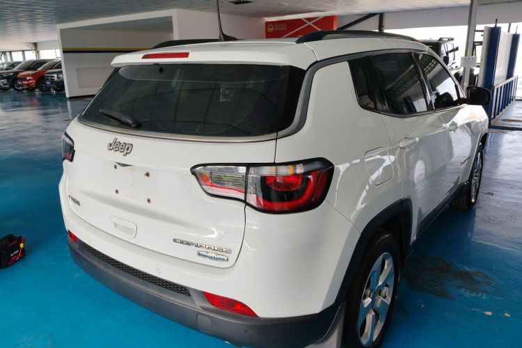 Jeep 指南者 2019款 200T 自动家享-互联大屏版车身外观7