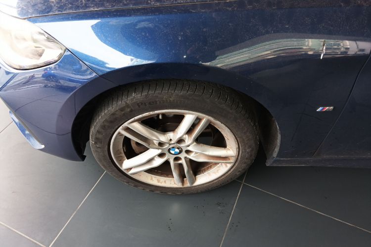 宝马1系 2021款 120i M运动曜夜版车身外观6002