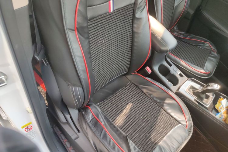 比亚迪 宋 2021款 经典版 1.5T 自动精英型局部细节41