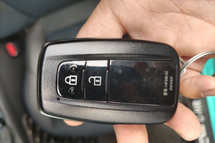 丰田C-HR 2020款 2.0L 领先版中控内饰11