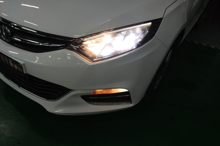 长安 逸动 2016款 XT 1.6L GDI 手动致酷型局部细节36