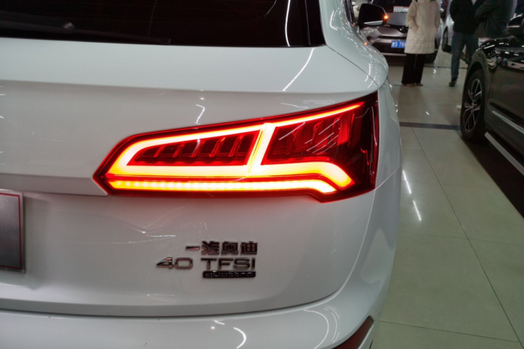 奥迪Q5L 2020款 改款 40 TFSI 荣享进取型车身外观9