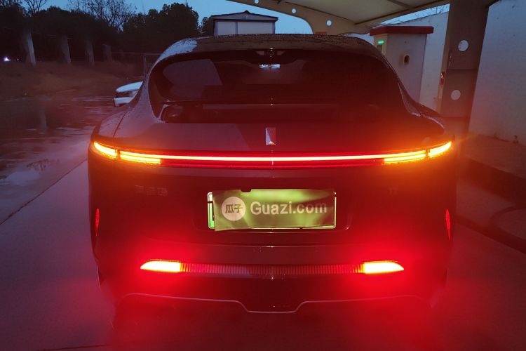 阿维塔11 2024款 580 三激光四驱奢享版车身外观6