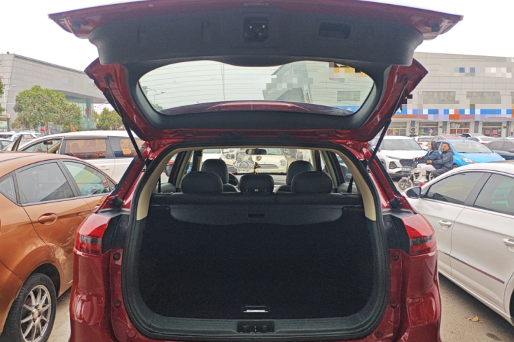 吉利汽车 博越 2018款 1.8TD 自动两驱智联型4G互联版机舱底盘23