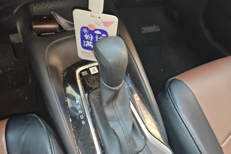 丰田 卡罗拉 2019款 双擎 1.8L E-CVT GL-i精英版中控内饰18