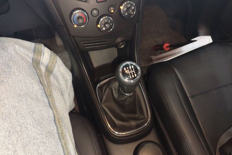 雪佛兰 创酷 2016款 1.4T 手动两驱舒适天窗版中控内饰18