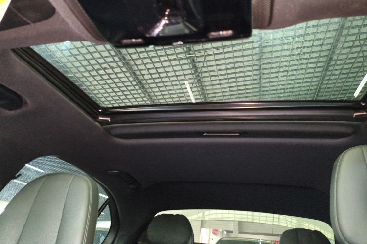 奔驰C级 2023款 C 200 L 运动版中控内饰22