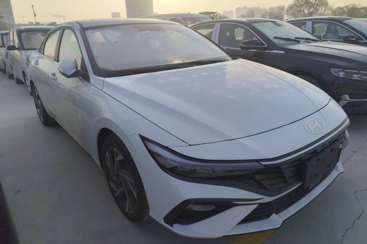 现代 伊兰特 2023款 1.5L CVT GLX精英版车身外观6002