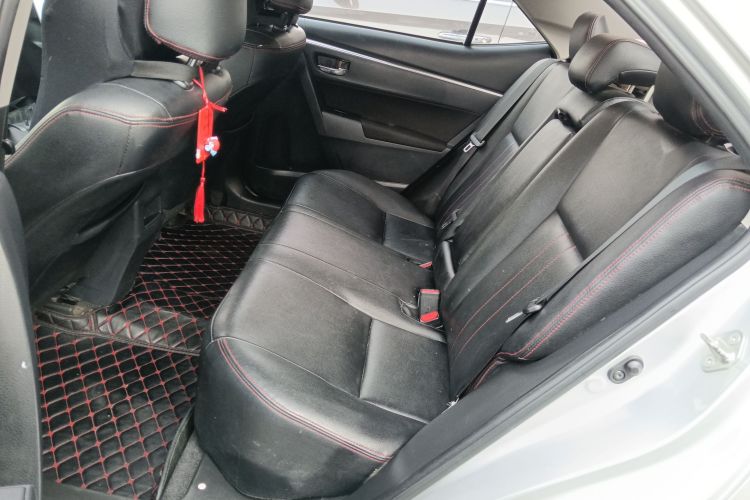 丰田 卡罗拉 2017款 改款 1.2T S-CVT GL-i中控内饰21