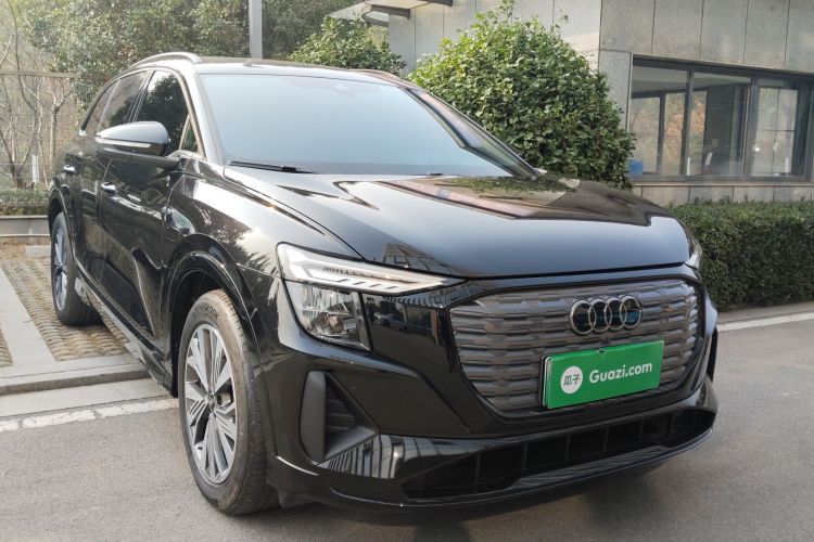 奥迪Q5 e-tron 2023款 40 e-tron 闪耀型 机甲套装车身外观6002