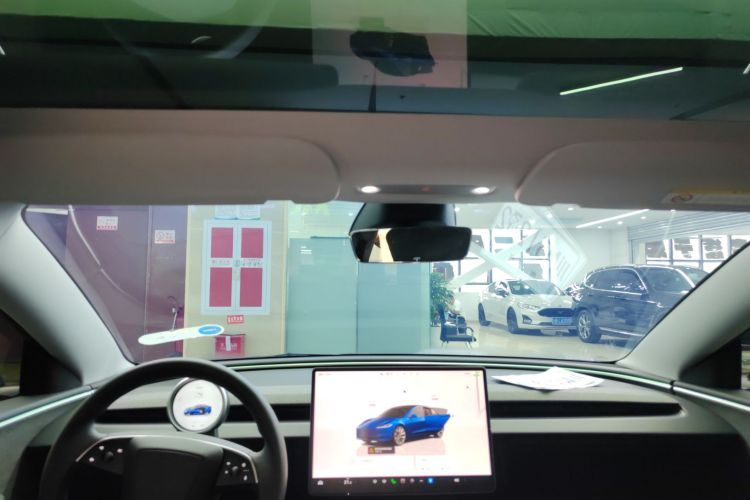 特斯拉 Model 3 2023款 长续航全轮驱动版中控内饰22