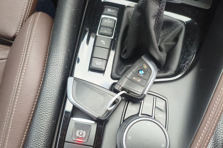 宝马X1 2018款 xDrive20Li 豪华型中控内饰11