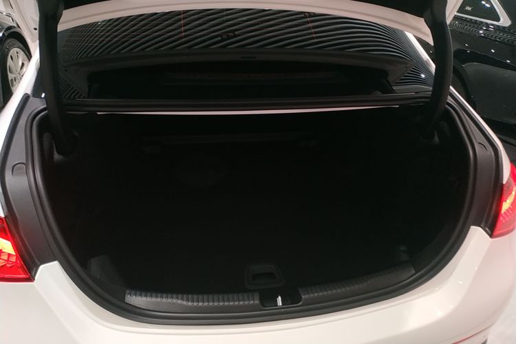 奔驰C级 2023款 改款 C 260 L 运动版中控内饰23