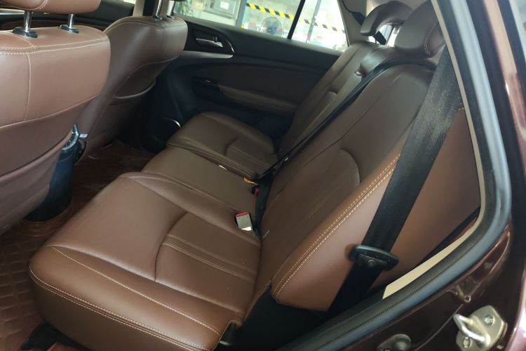 比亚迪S7 2016款 2.0T 自动尊贵型Plus中控内饰7004