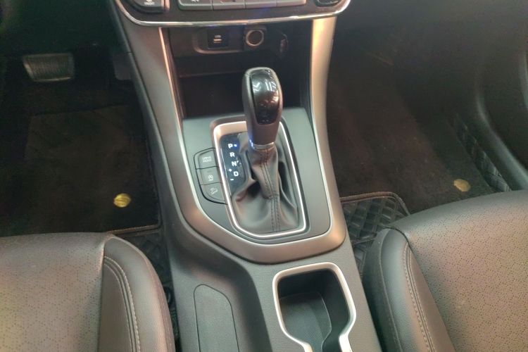 北京现代ix35 2018款 2.0L 自动两驱智勇·畅享版中控内饰18