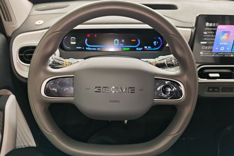 吉利银河 熊猫 2025款 210km 元气熊中控内饰13