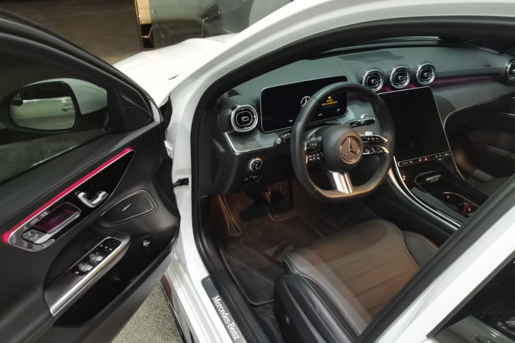 奔驰C级 2024款 C 260 L 运动版中控内饰7003