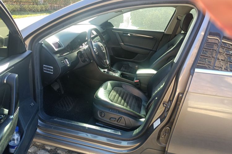 大众 迈腾 2013款 2.0TSI 尊贵型局部细节19