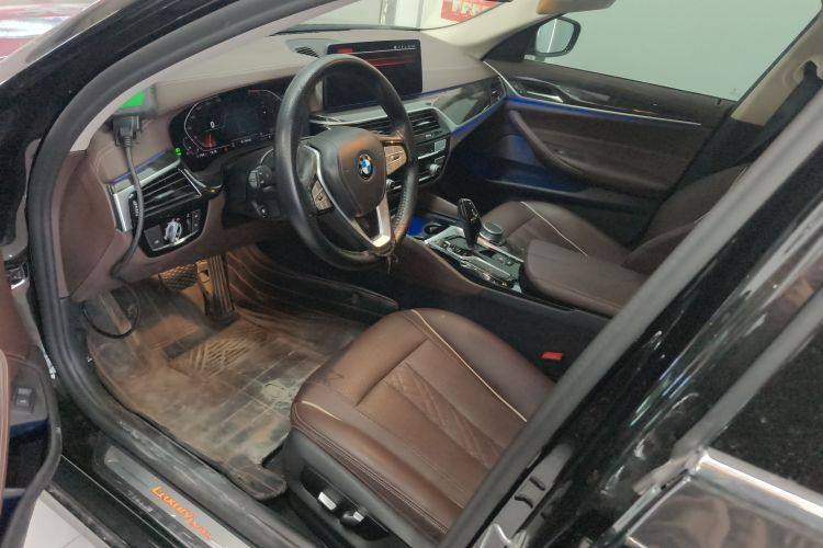 宝马5系 2021款 改款 525Li 豪华套装中控内饰19