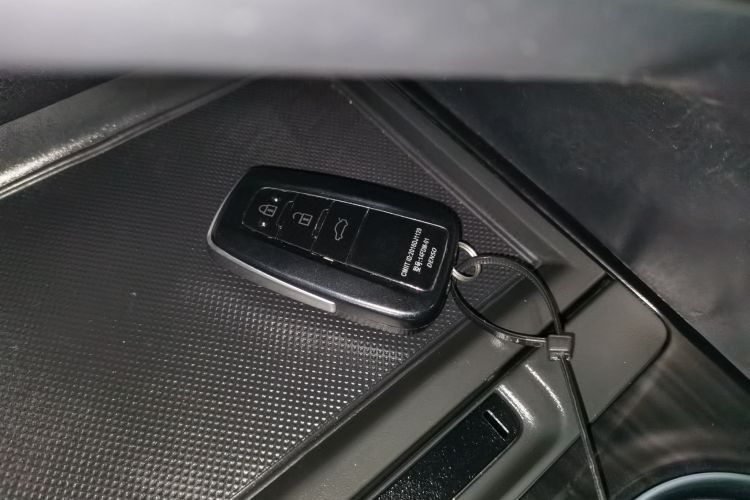 丰田 凯美瑞 2021款 双擎 2.5HGVP 领先版中控内饰11