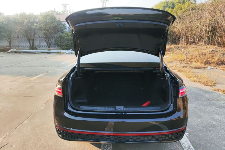 大众 帕萨特 2025款 Pro 380TSI 星空龙耀版机舱底盘23