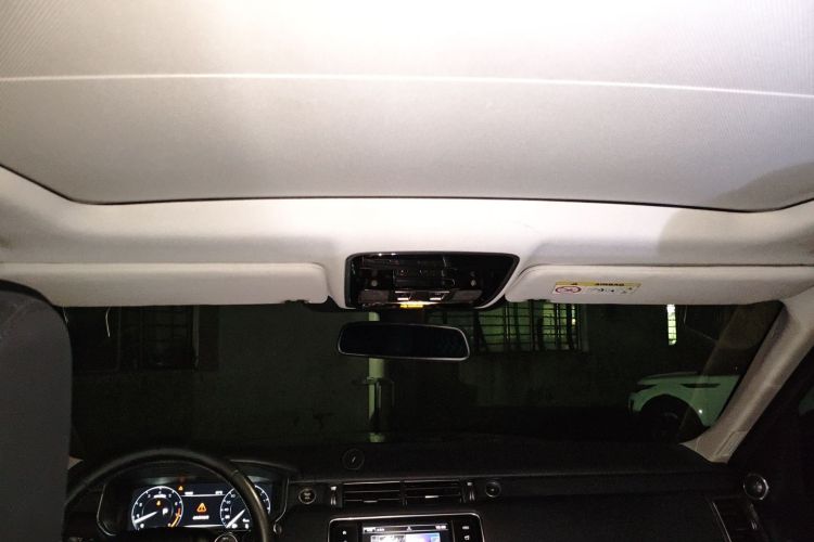 路虎 揽胜运动版 2016款 3.0 SC V6 HSE DYNAMIC中控内饰22