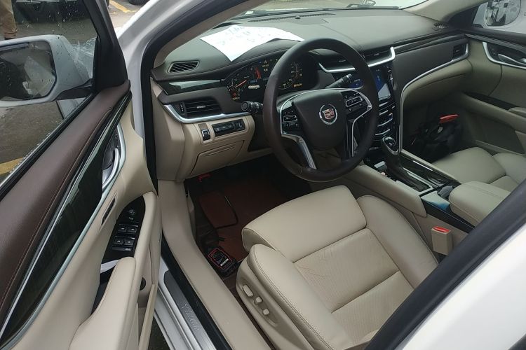 凯迪拉克XTS 2014款 28T 铂金版中控内饰7003