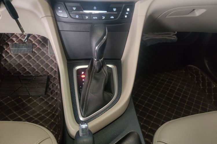 别克 英朗 2019款 15T 双离合互联精英型 国V中控内饰18