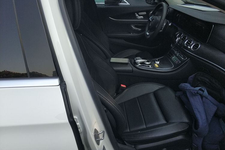 奔驰E级 2018款 E 200 L 运动型局部细节41