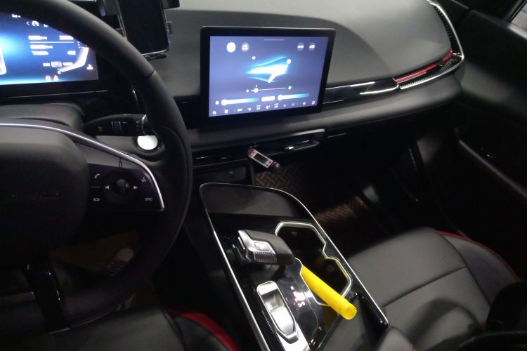 北京汽车 魔方 2023款 1.5T DCT青春版中控内饰16