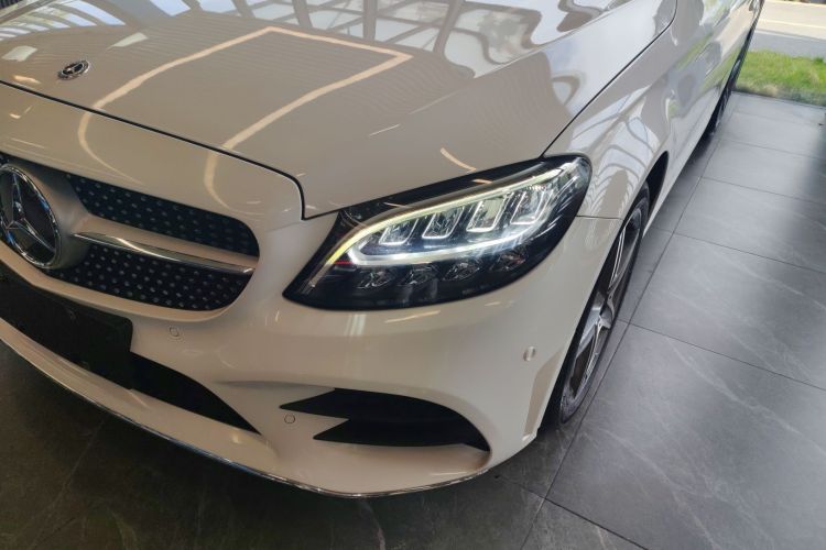 奔驰C级 2019款 C 260 L 4MATIC 运动版局部细节36