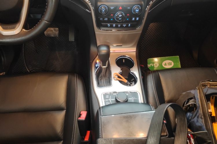 Jeep 大切诺基(进口) 2017款 3.0L 舒享导航版中控内饰18