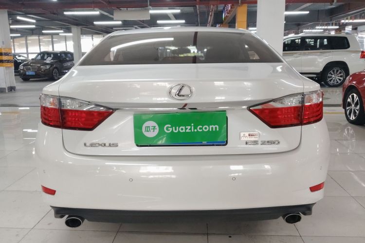 雷克萨斯ES 2013款 250 精英版车身外观6