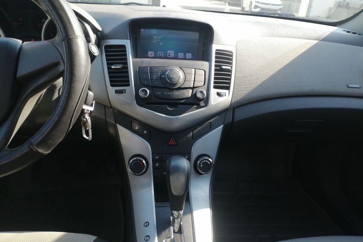 雪佛兰 科鲁兹 2013款 1.8L SE AT中控内饰16