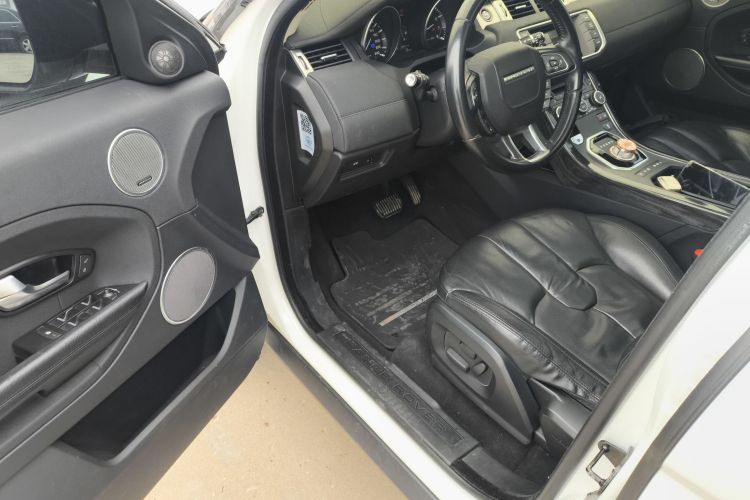 路虎 揽胜极光(进口) 2015款 2.0T 5门耀享版中控内饰7003