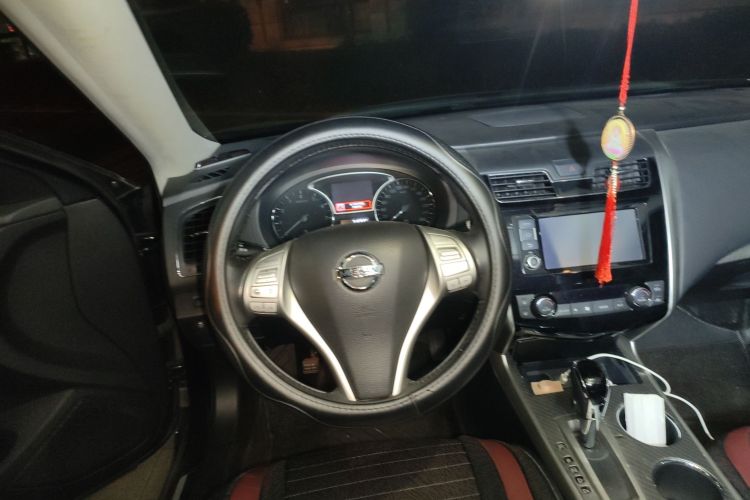 日产 天籁 2016款 改款 2.0L XL舒适版中控内饰13