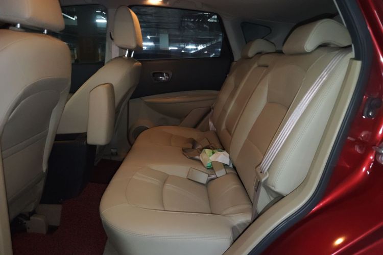 日产 逍客 2012款 2.0XV 雷 CVT 2WD中控内饰7004