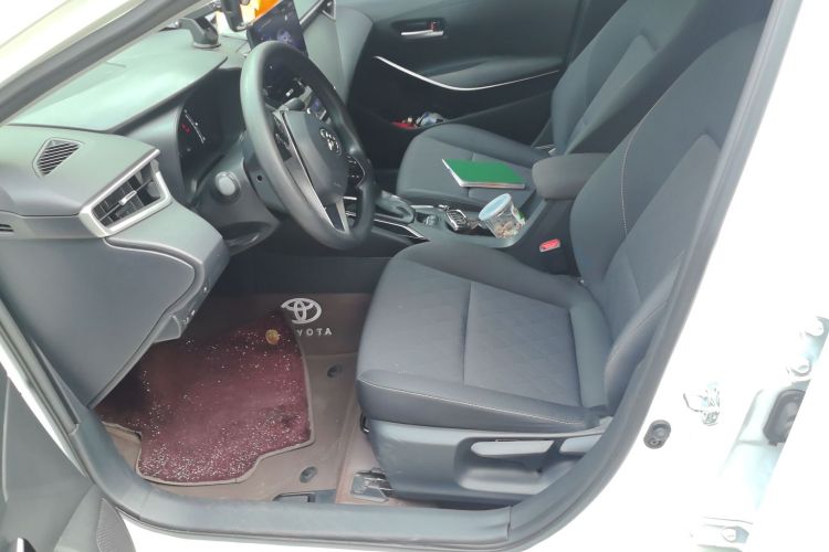 丰田 卡罗拉 2023款 1.8L 智能电混双擎 精英版中控内饰19