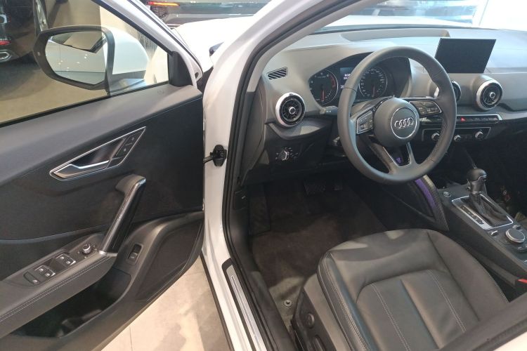 奥迪Q2L 2023款 35TFSI 时尚致雅型中控内饰20