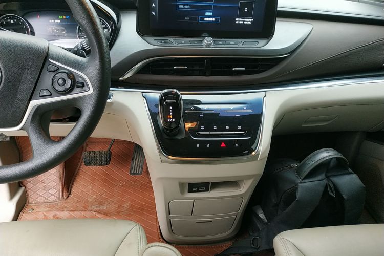 别克GL8 2023款 陆上公务舱 智享型中控内饰18