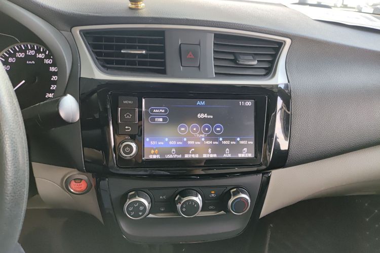 日产 轩逸 2016款 1.6XV CVT智享版中控内饰16