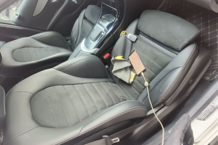 奔驰C级 2019款 C 260 运动版 4MATIC局部细节41