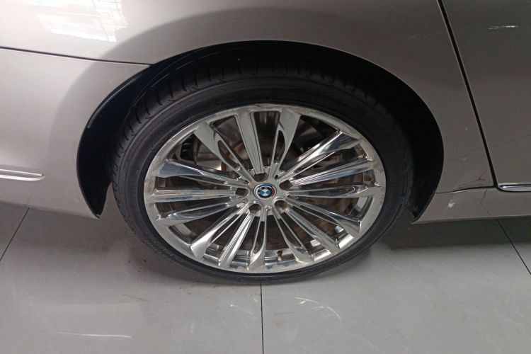 宝马7系 2018款 730Li 领先型 卓越套装车身外观6002