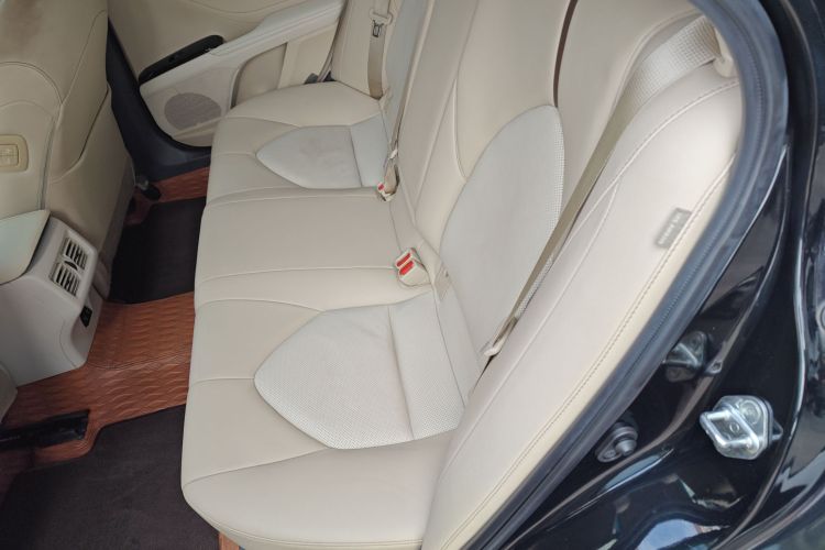 丰田 凯美瑞 2019款 2.5G 豪华版 国VI中控内饰7004