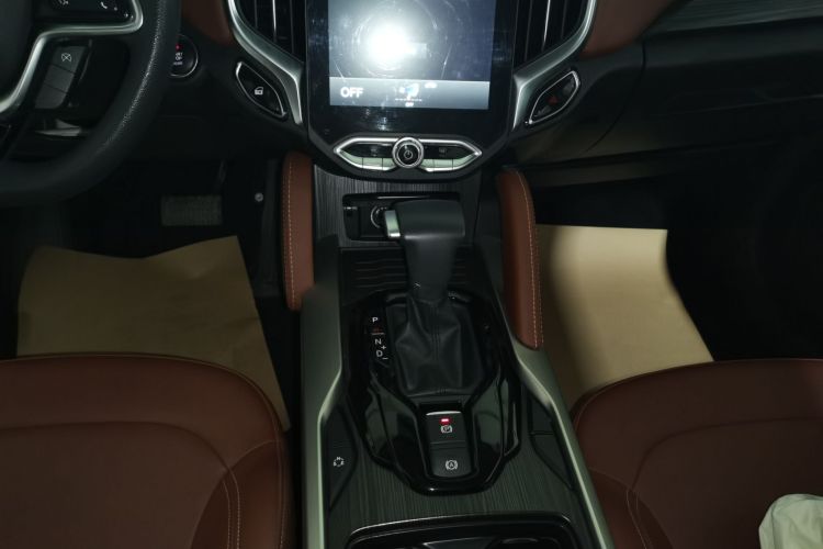 中华V6 2018款 1.5T 自动豪华型中控内饰18