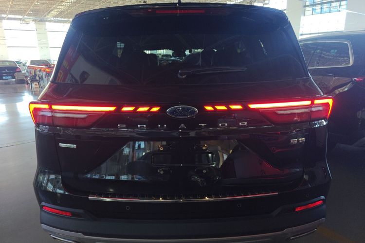 福特 领裕 2023款 EcoBoost 225 尊领型 7座（2/3/2）车身外观6