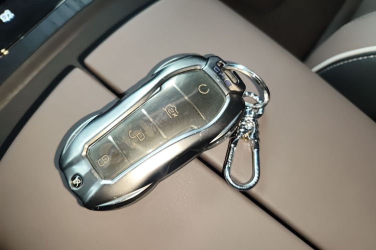 比亚迪 汉 2022款 EV 创世版 610KM四驱尊享型中控内饰7001